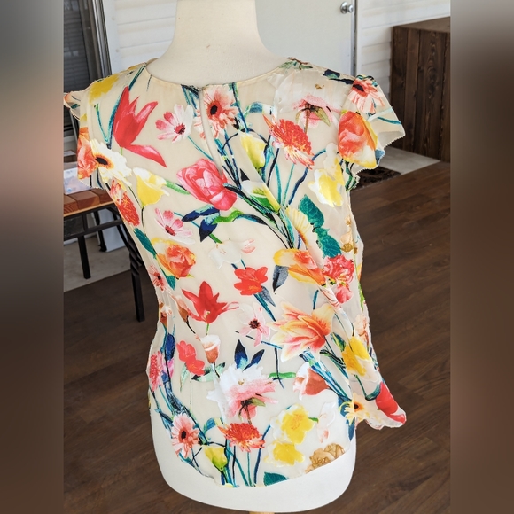 Elie Tahari.  Top. 240 - Picture 3 of 5